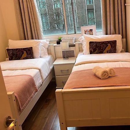 לונדון Lovely 3 Bedroom Apartment מראה חיצוני תמונה