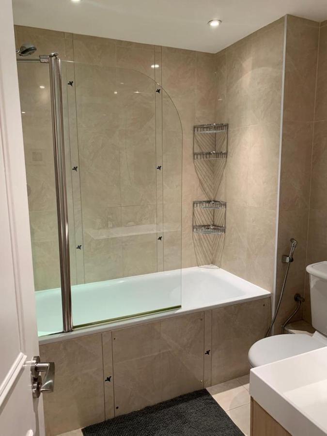 לונדון Lovely 3 Bedroom Apartment מראה חיצוני תמונה