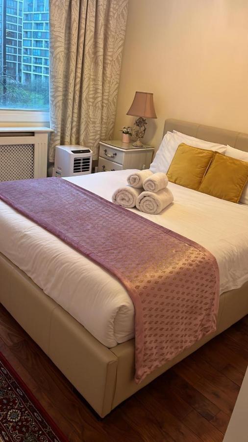 לונדון Lovely 3 Bedroom Apartment מראה חיצוני תמונה